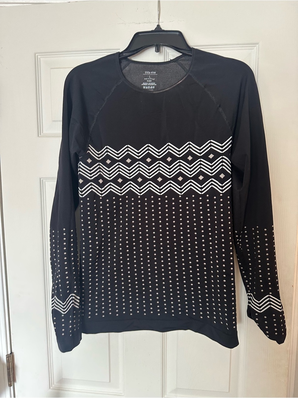 Title Nine Black Long-Sleeve Geometric Dot Pullover